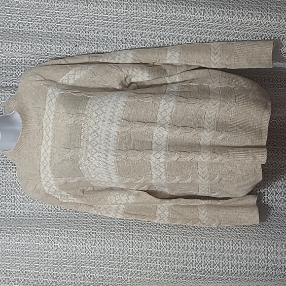 CROWN & IVY sweater size large - Picture 1 of 13